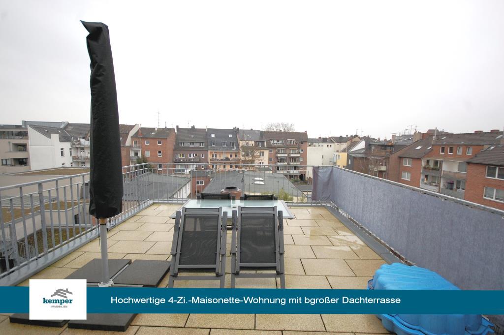 Hochwertige 4-Zi.-Altbau-Maisonette-Wohnung mit großer Terrasse