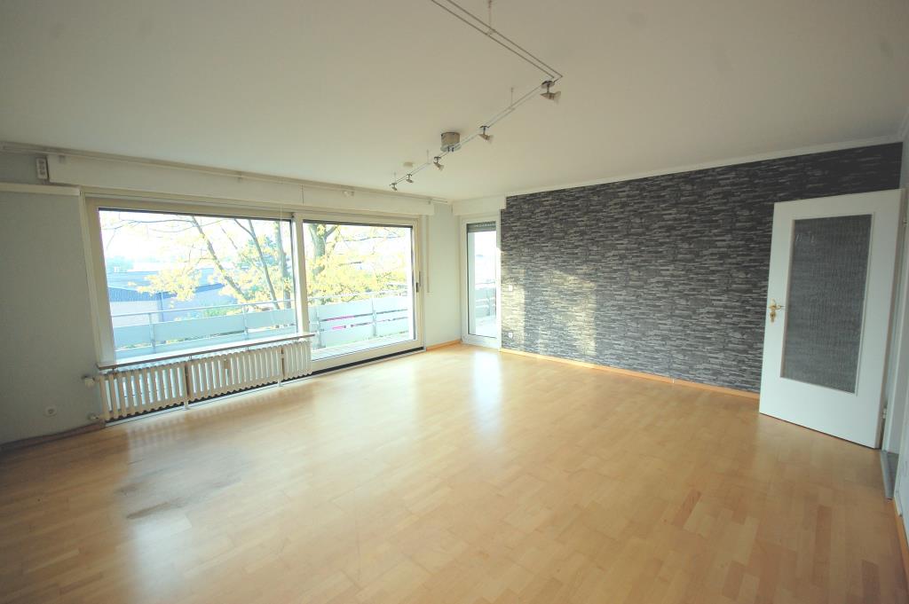 3-Zi.-ETW mit großem Balkon, Klimaanlage und Einbauküche