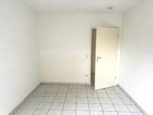 Arbeits-/Kinderzimmer (2)