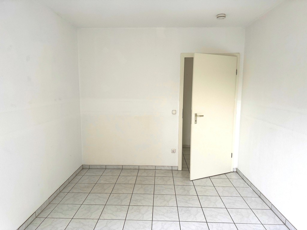 Arbeits-/Kinderzimmer (2)