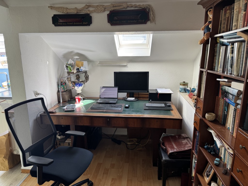 Arbeitszimmer DG