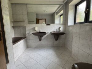 Dusch-/Wannenbad EG (1)