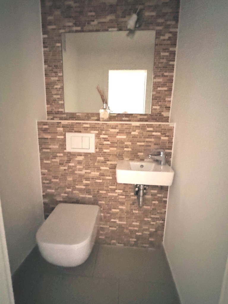 separeates WC