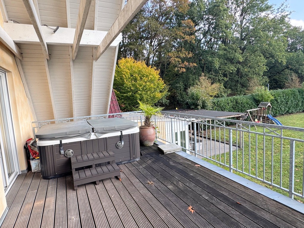 Balkon mit Whirlpool